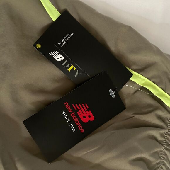 NEW BALANCE Green WS91824X Women's Running Shorts Core 3in Woven - Sz XL - NWT - Picture 5 of 8